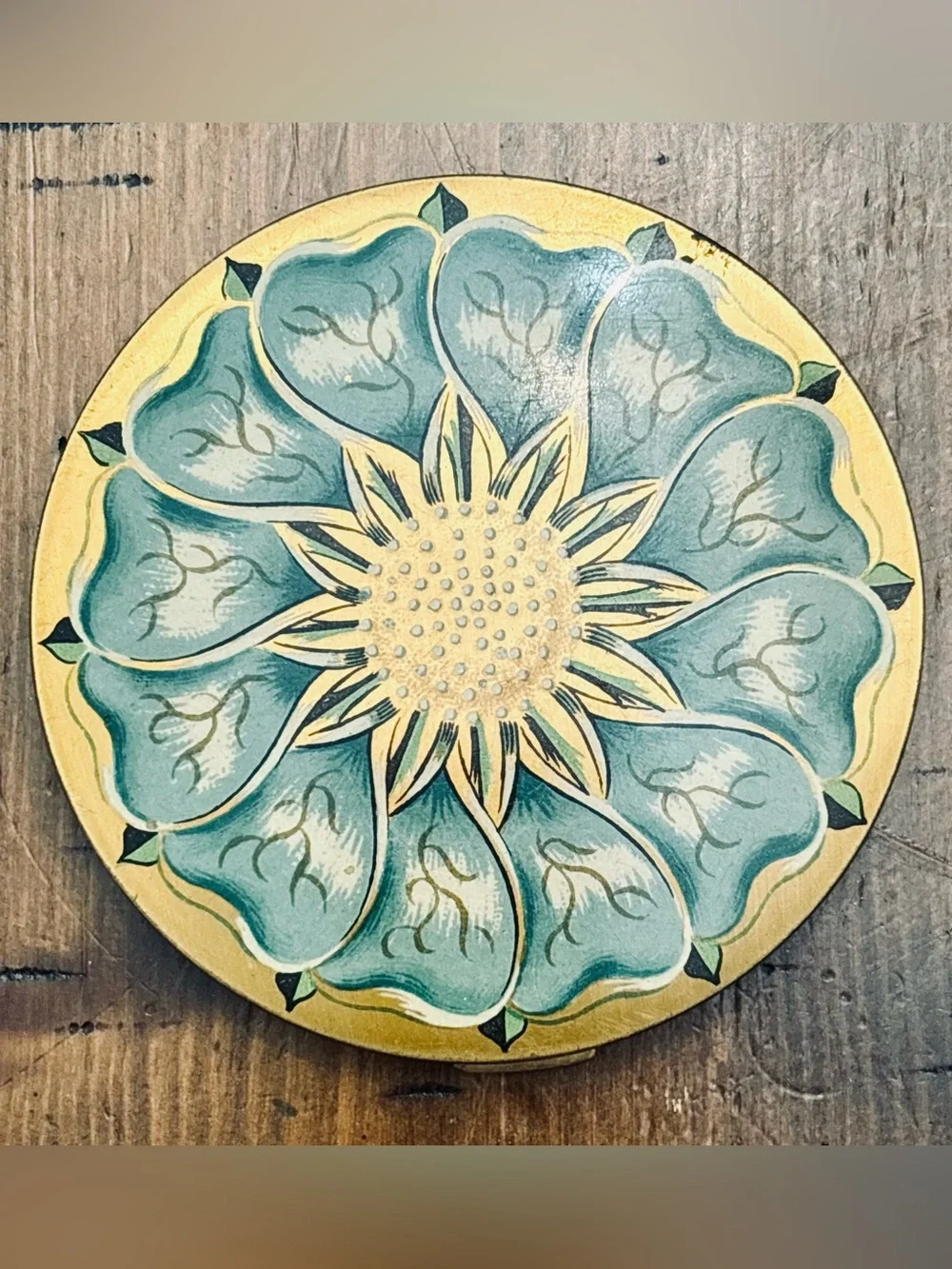 Vintage Vovan Small Hand-Painted Flower Mirrored Compact with snap closure
